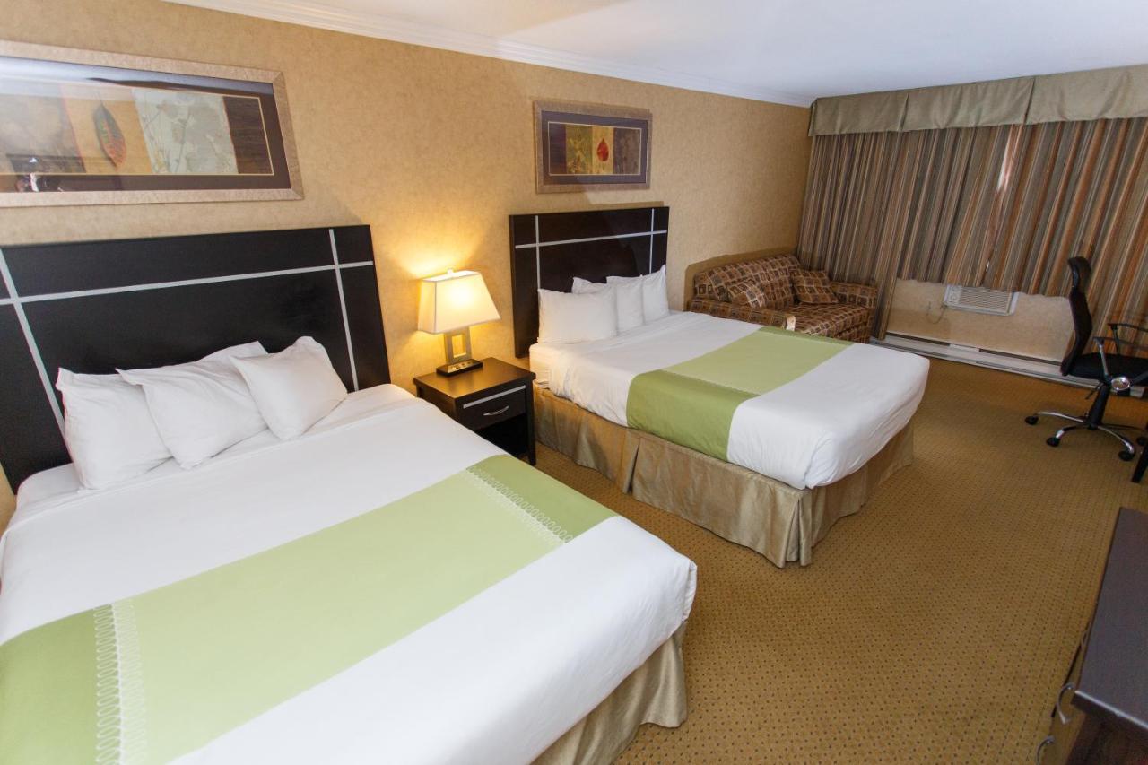 The George Dawson Inn & Conference Centre 도슨 크릭 외부 사진