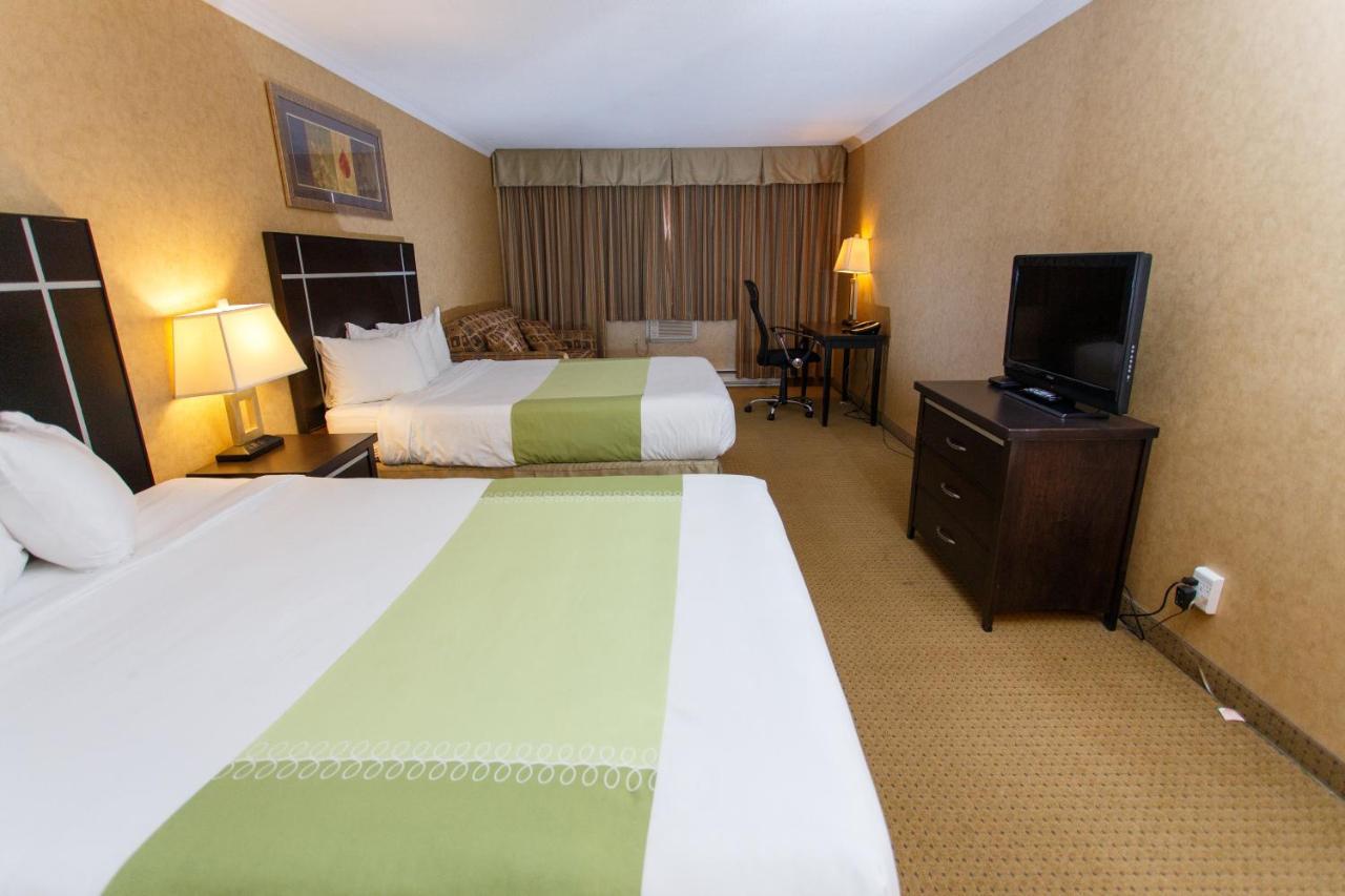 The George Dawson Inn & Conference Centre 도슨 크릭 외부 사진