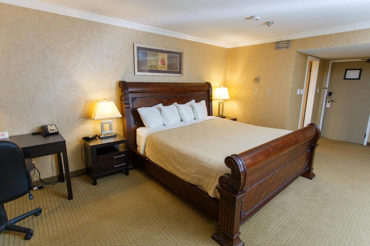 The George Dawson Inn & Conference Centre 도슨 크릭 외부 사진