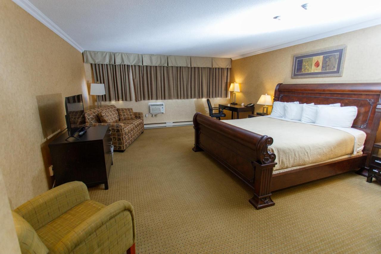 The George Dawson Inn & Conference Centre 도슨 크릭 외부 사진