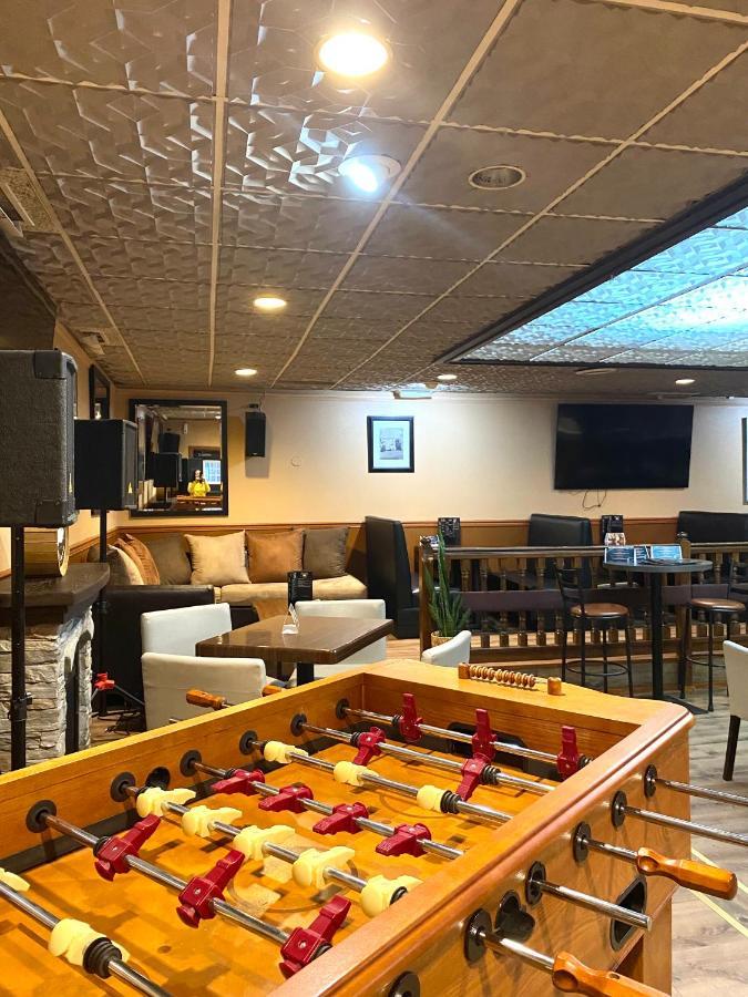 The George Dawson Inn & Conference Centre 도슨 크릭 외부 사진