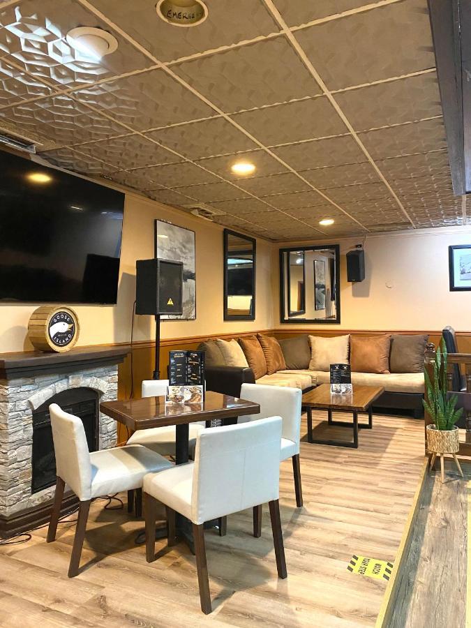 The George Dawson Inn & Conference Centre 도슨 크릭 외부 사진