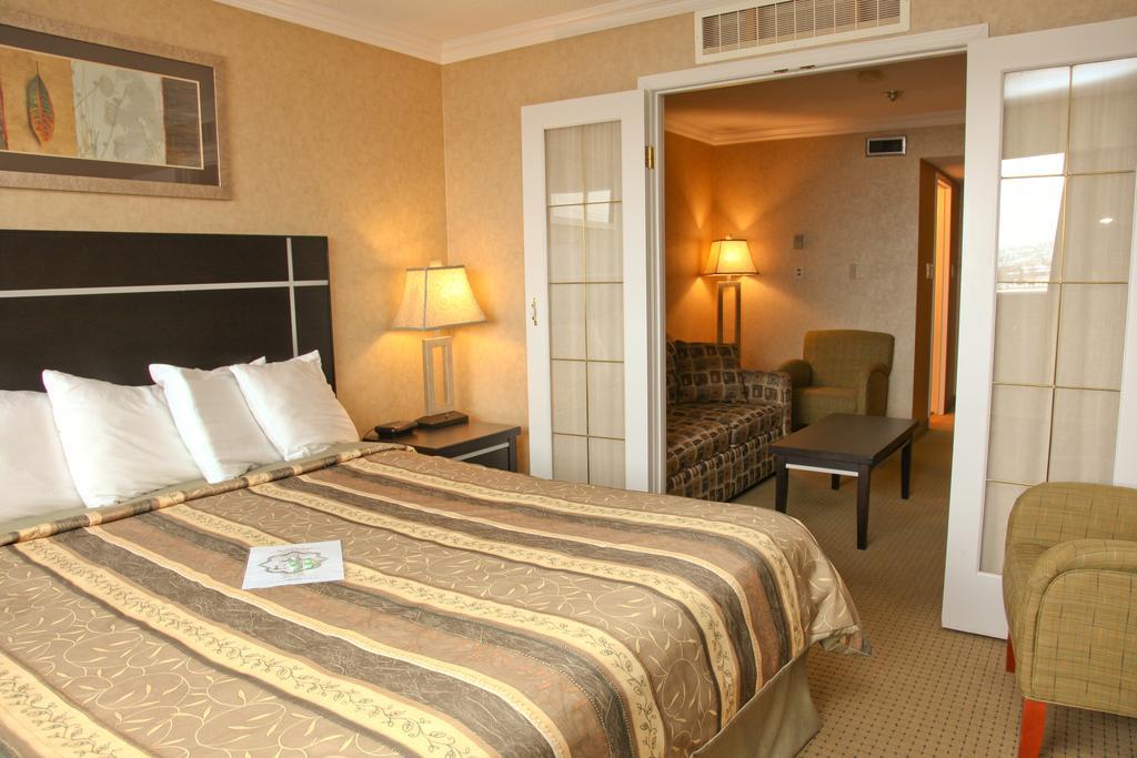 The George Dawson Inn & Conference Centre 도슨 크릭 외부 사진