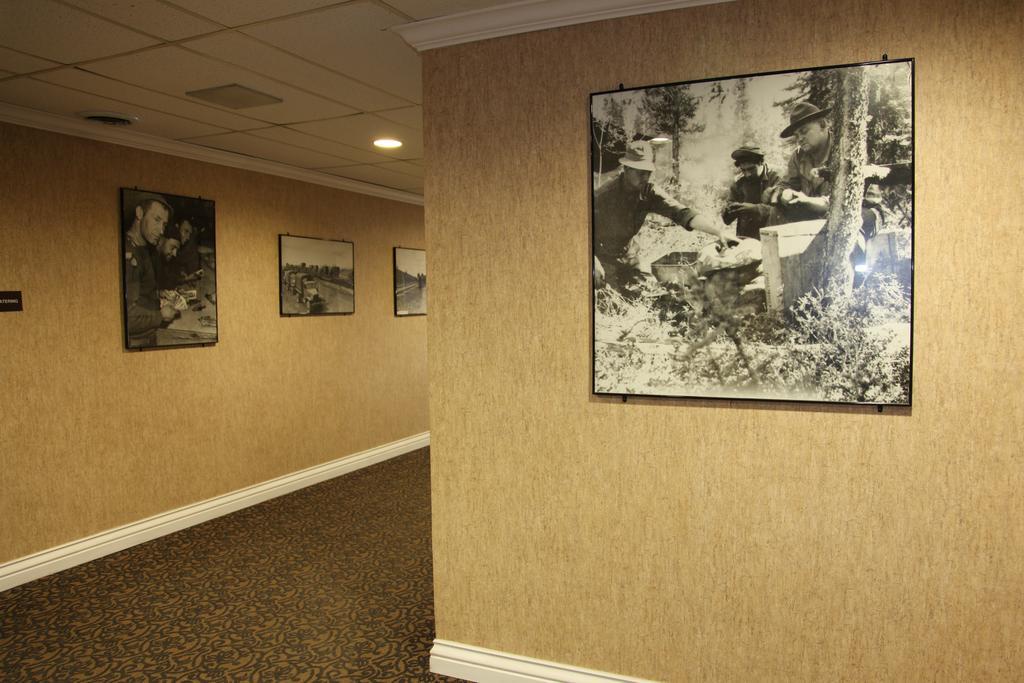 The George Dawson Inn & Conference Centre 도슨 크릭 외부 사진